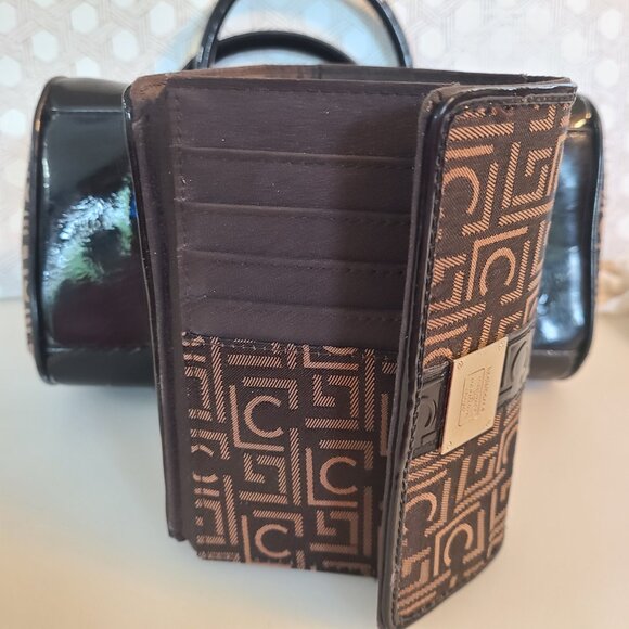 Liz Claiborne Set - Barrel Bag and Wallet - Brown and Cream Logo - Picture 5 of 14